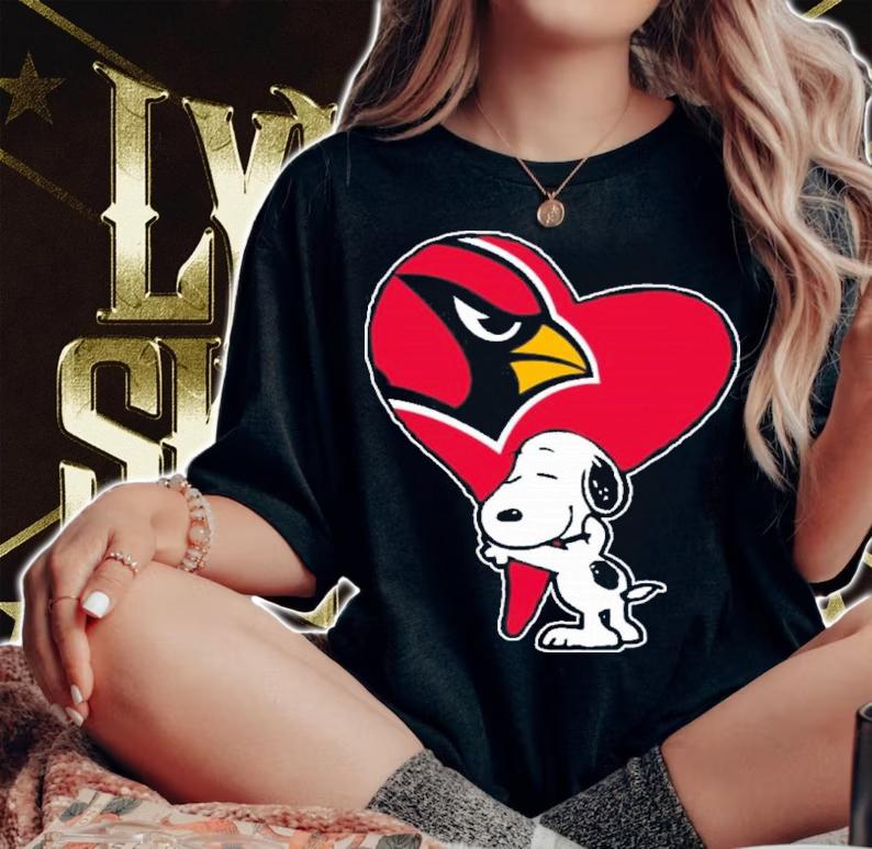 Snoopy Hugs The Arizona Cardinals Heart Shirt t-shirt